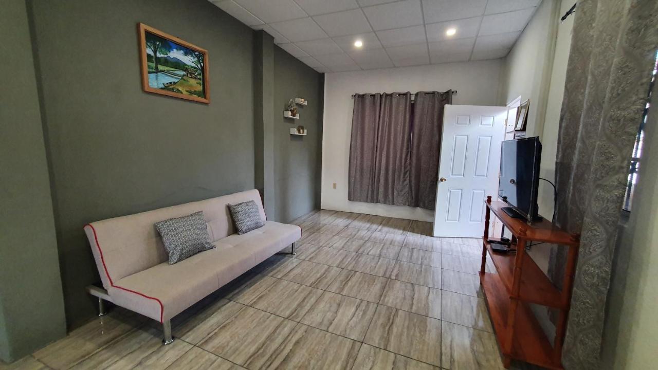 Saint Charles Inn, Belize Central America Punta Gorda Bagian luar foto