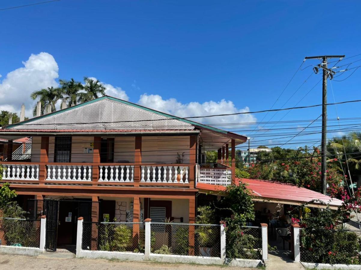 Saint Charles Inn, Belize Central America Punta Gorda Bagian luar foto