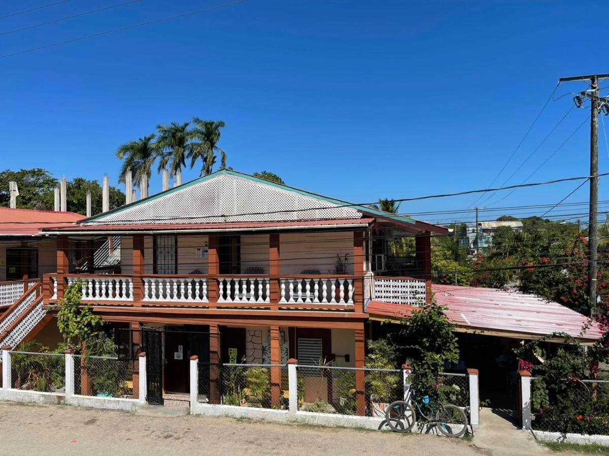 Saint Charles Inn, Belize Central America Punta Gorda Bagian luar foto