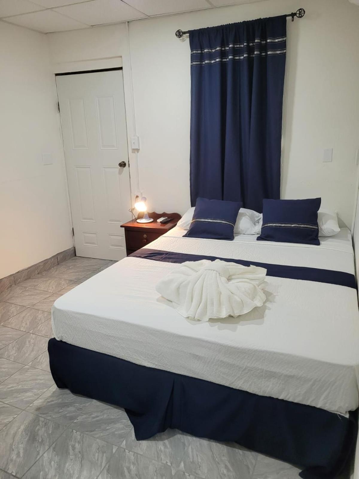 Saint Charles Inn, Belize Central America Punta Gorda Bagian luar foto