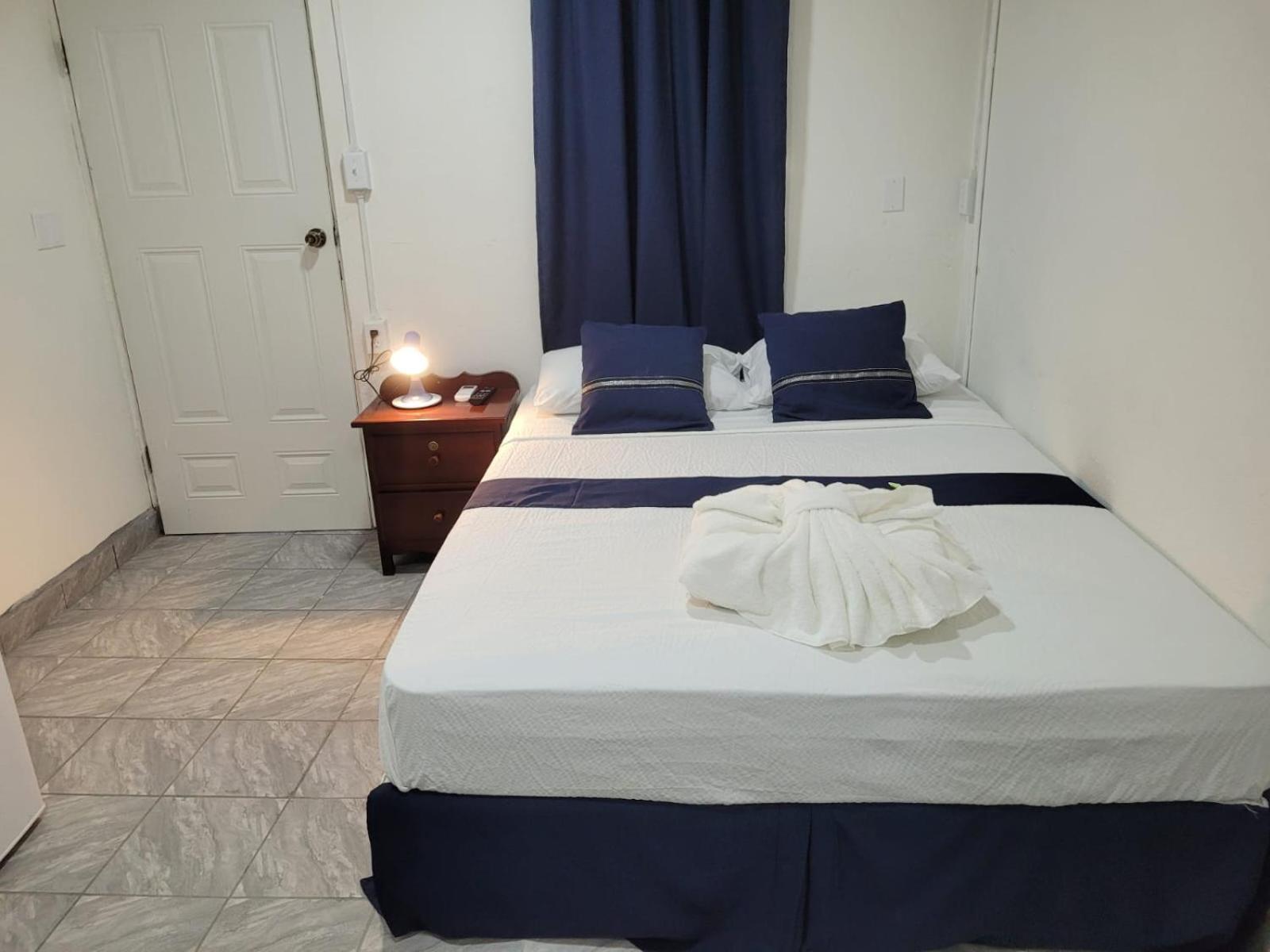 Saint Charles Inn, Belize Central America Punta Gorda Bagian luar foto