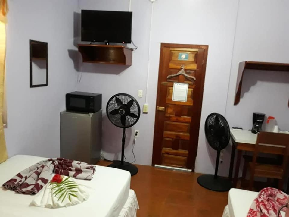Saint Charles Inn, Belize Central America Punta Gorda Bagian luar foto