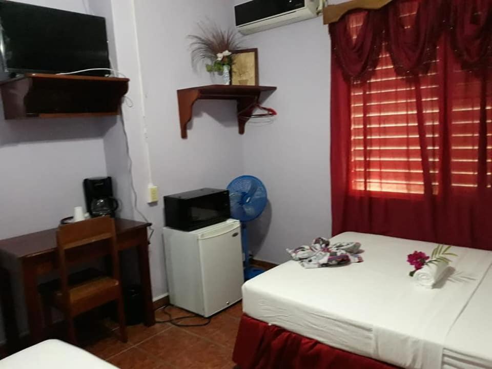 Saint Charles Inn, Belize Central America Punta Gorda Bagian luar foto