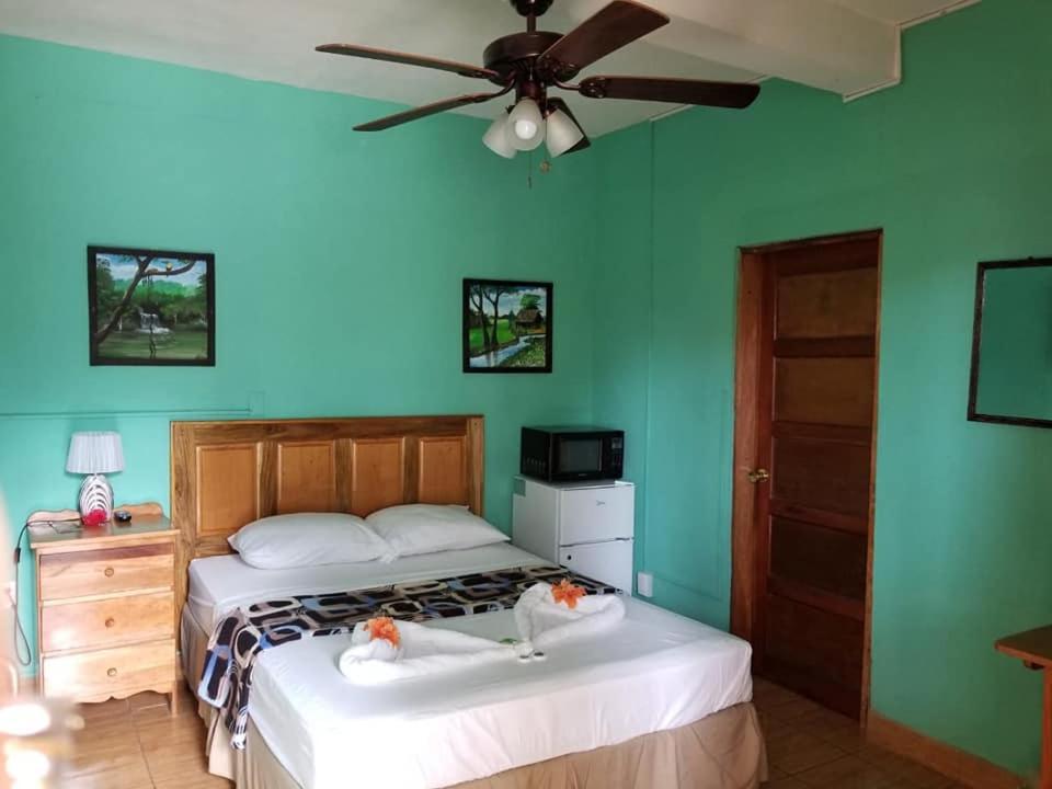 Saint Charles Inn, Belize Central America Punta Gorda Bagian luar foto